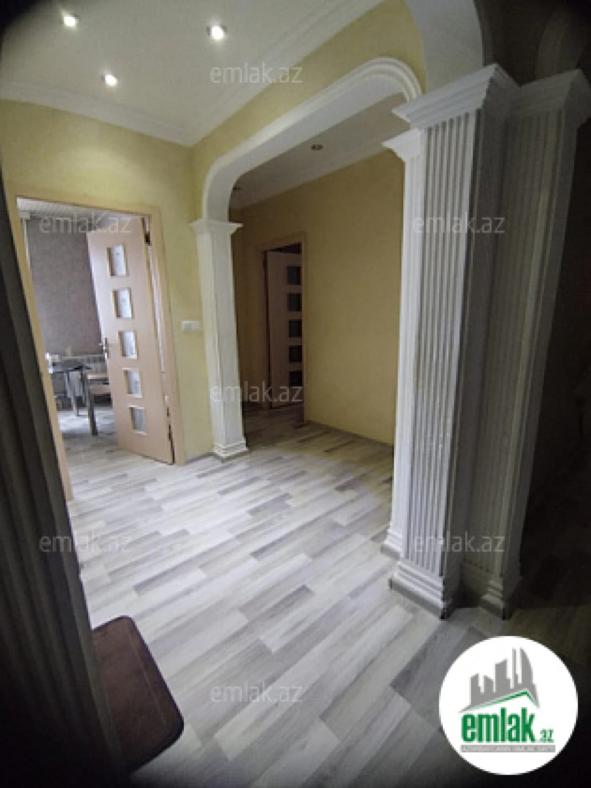 Satılır 3 otaqlı köhnə tikili 85 m²