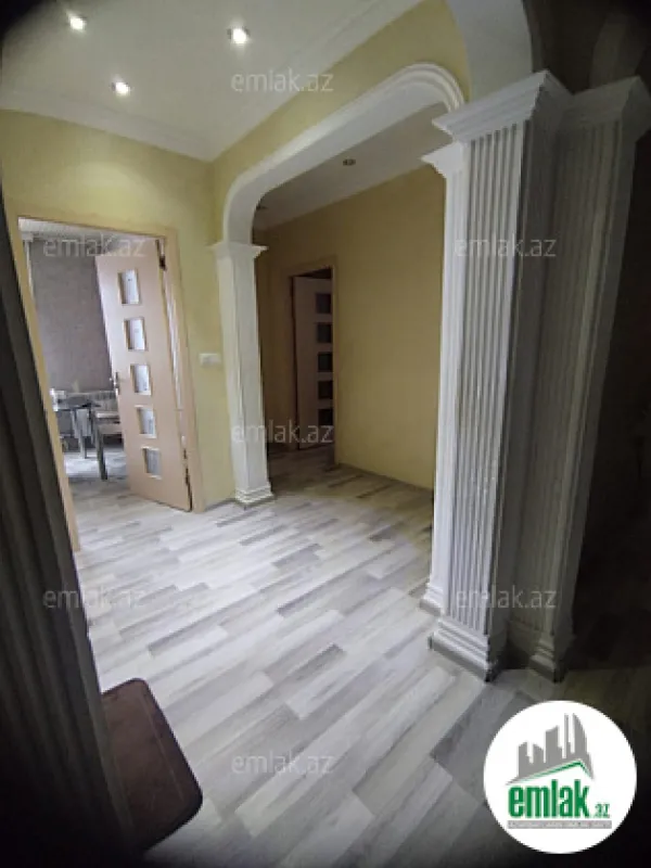 Satılır 3 otaqlı köhnə tikili 85 m²