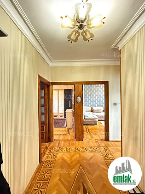 Satılır 3 otaqlı köhnə tikili 90 m²