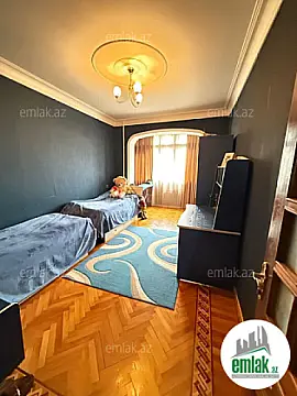Satılır 3 otaqlı köhnə tikili 90 m²