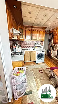 Satılır 3 otaqlı köhnə tikili 90 m²