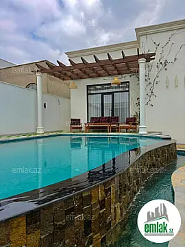 Satılır 4 otaqlı mənzil 200 m²