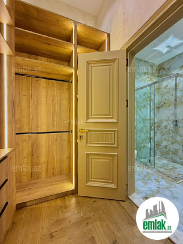 Satılır 5 otaqlı mənzil 220 m²