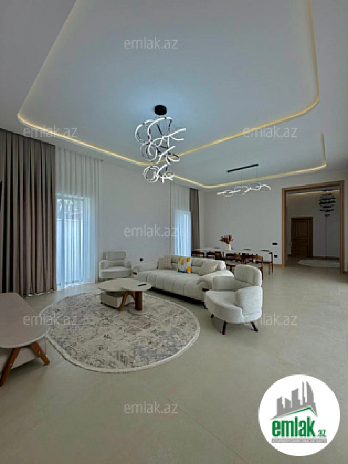 Satılır 5 otaqlı mənzil 220 m²