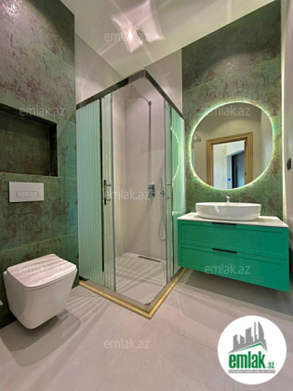 Satılır 5 otaqlı mənzil 220 m²