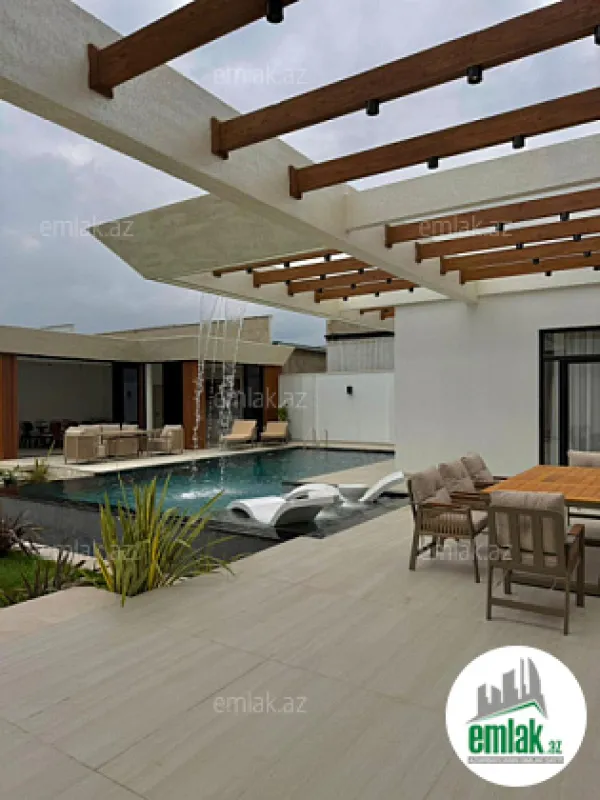 Satılır 5 otaqlı mənzil 220 m²