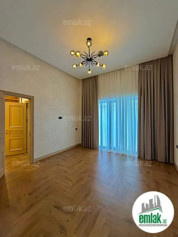 Satılır 5 otaqlı mənzil 220 m²