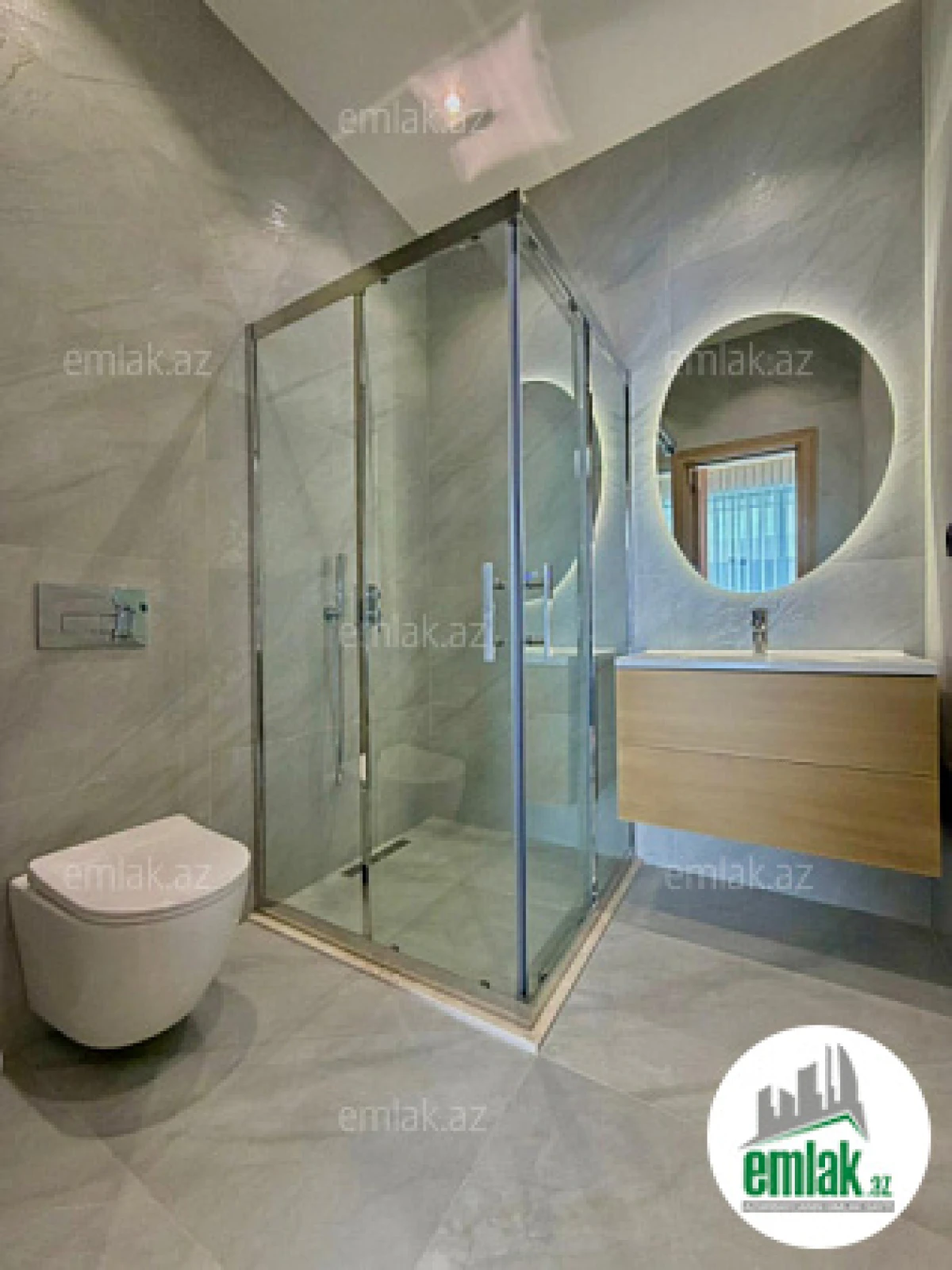 Satılır 5 otaqlı mənzil 220 m²