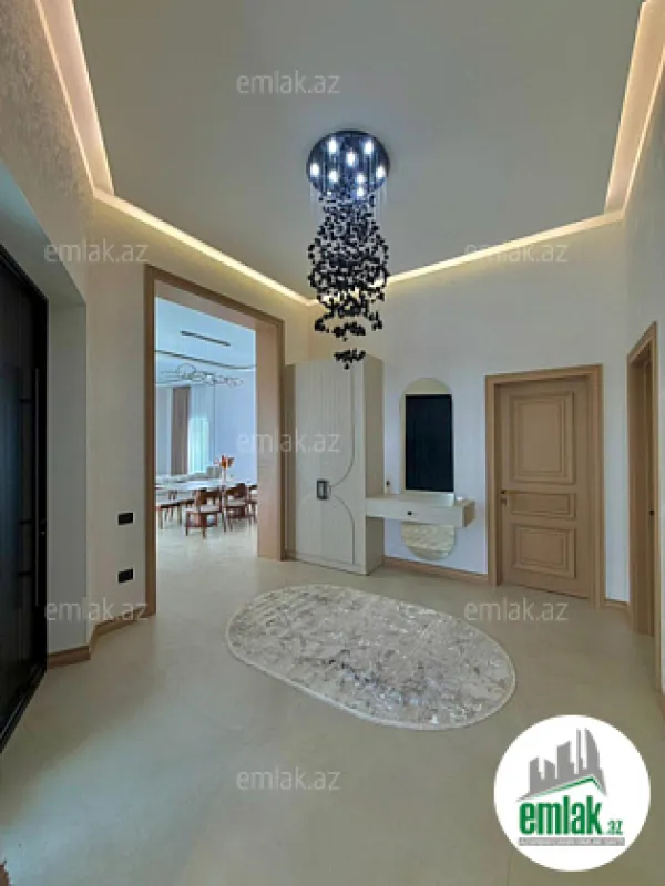 Satılır 5 otaqlı mənzil 220 m²