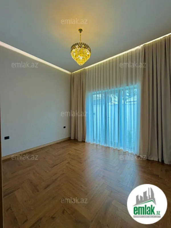 Satılır 5 otaqlı mənzil 220 m²