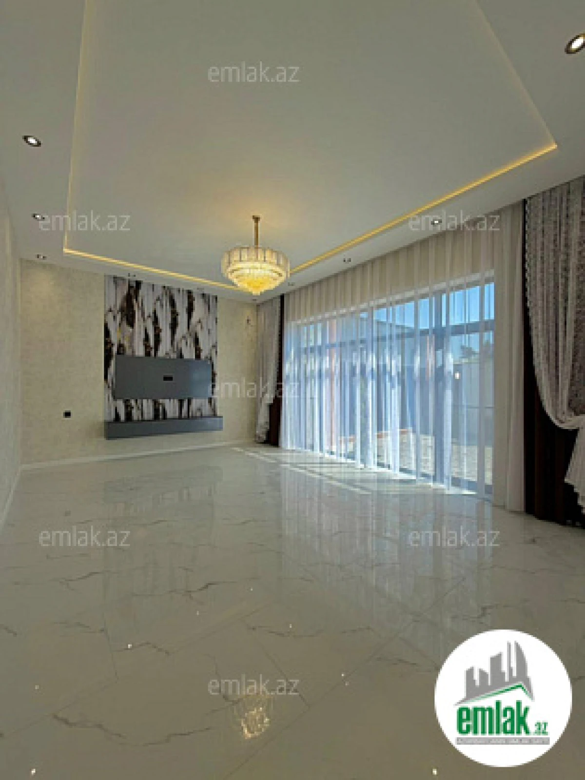 Satılır 4 otaqlı mənzil 170 m²