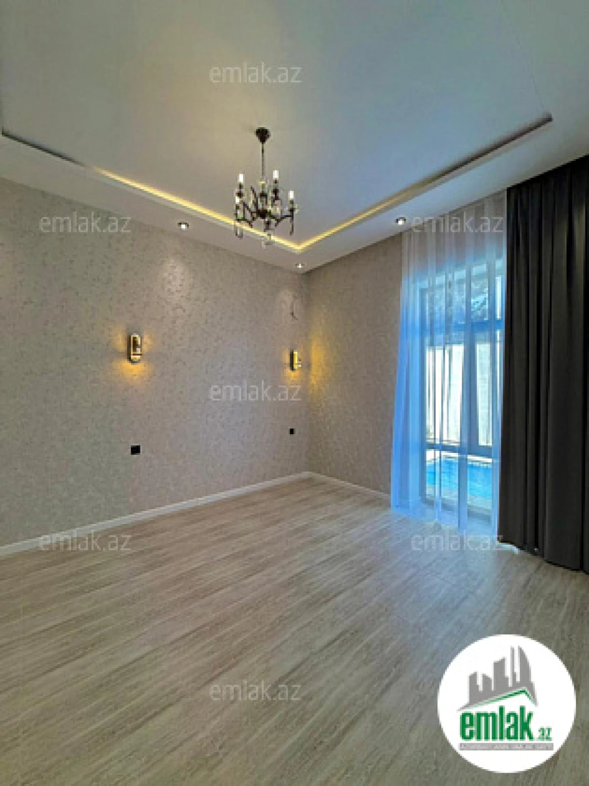 Satılır 4 otaqlı mənzil 170 m²