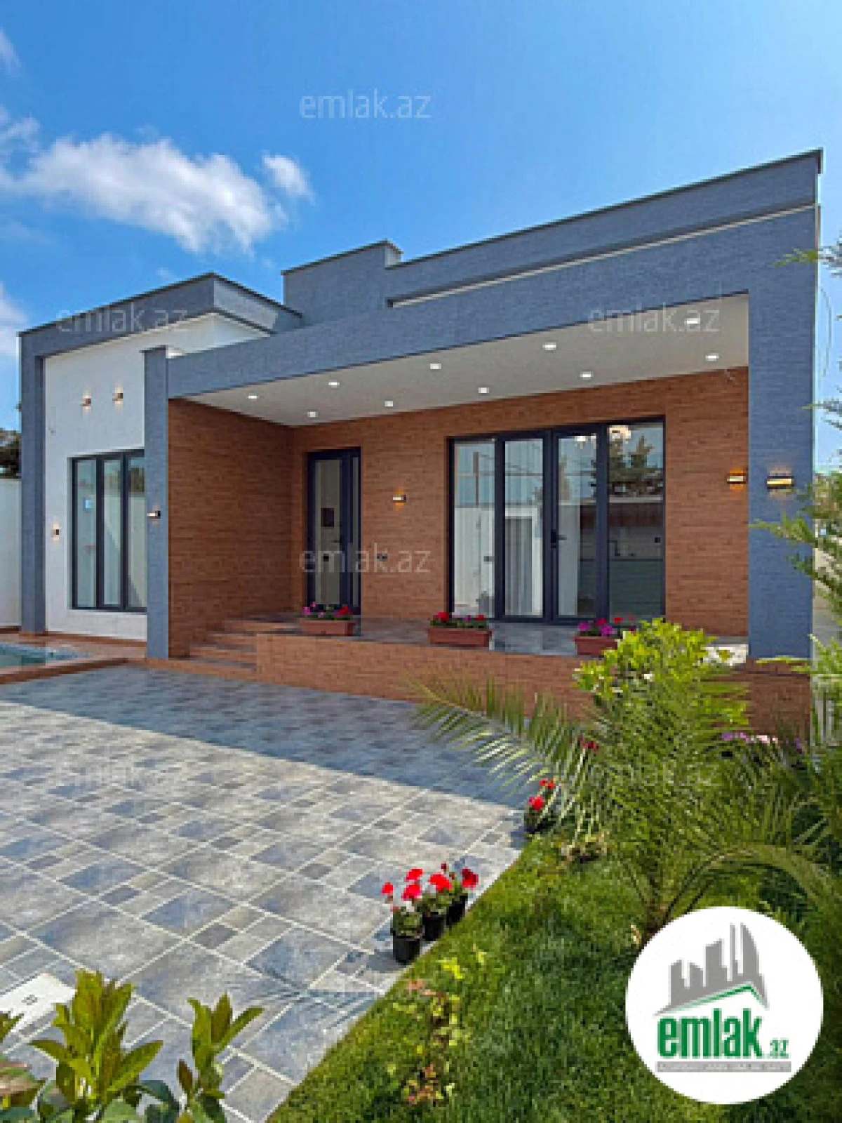 Satılır 4 otaqlı mənzil 140 m²