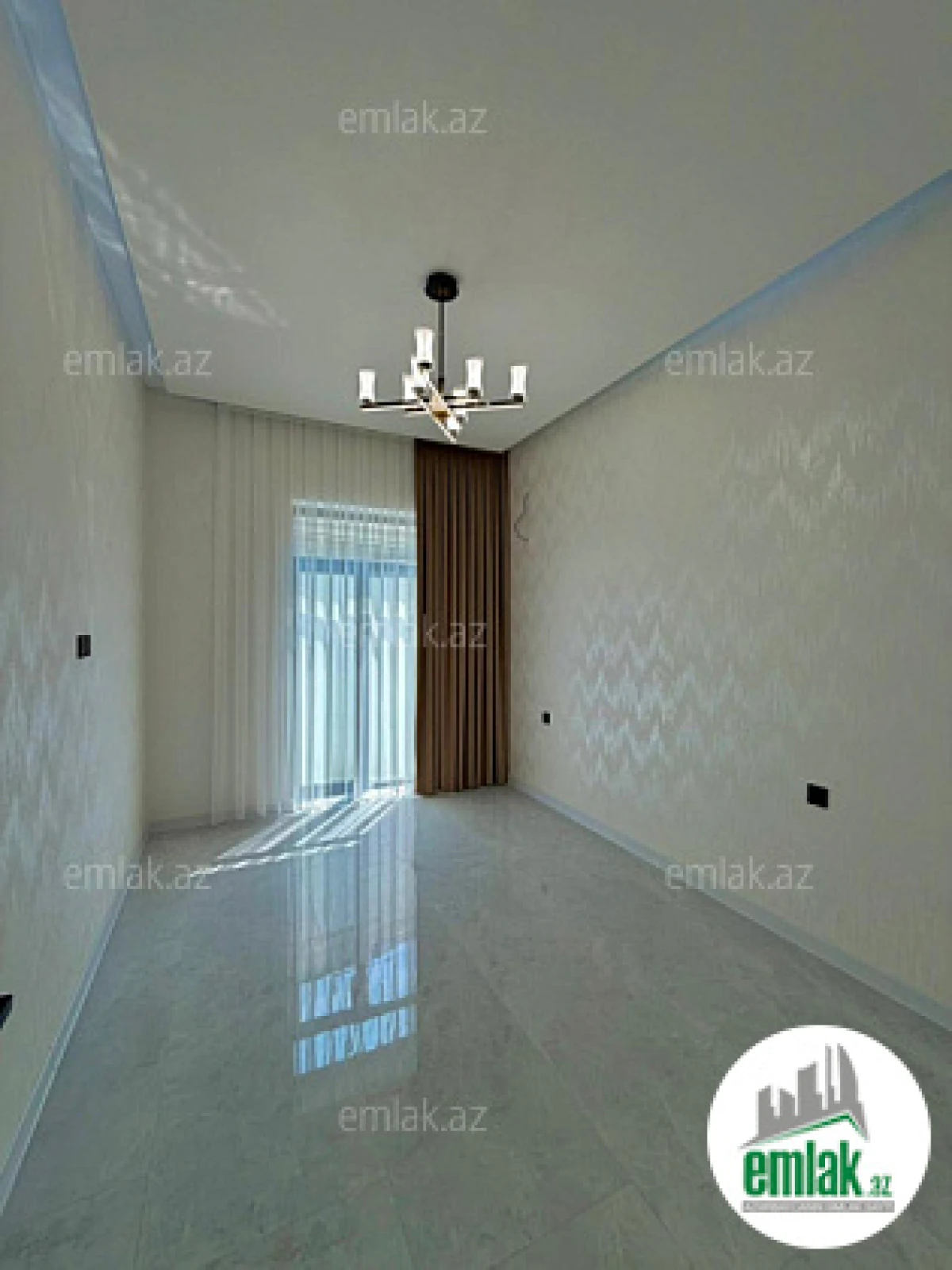 Satılır 4 otaqlı mənzil 140 m²