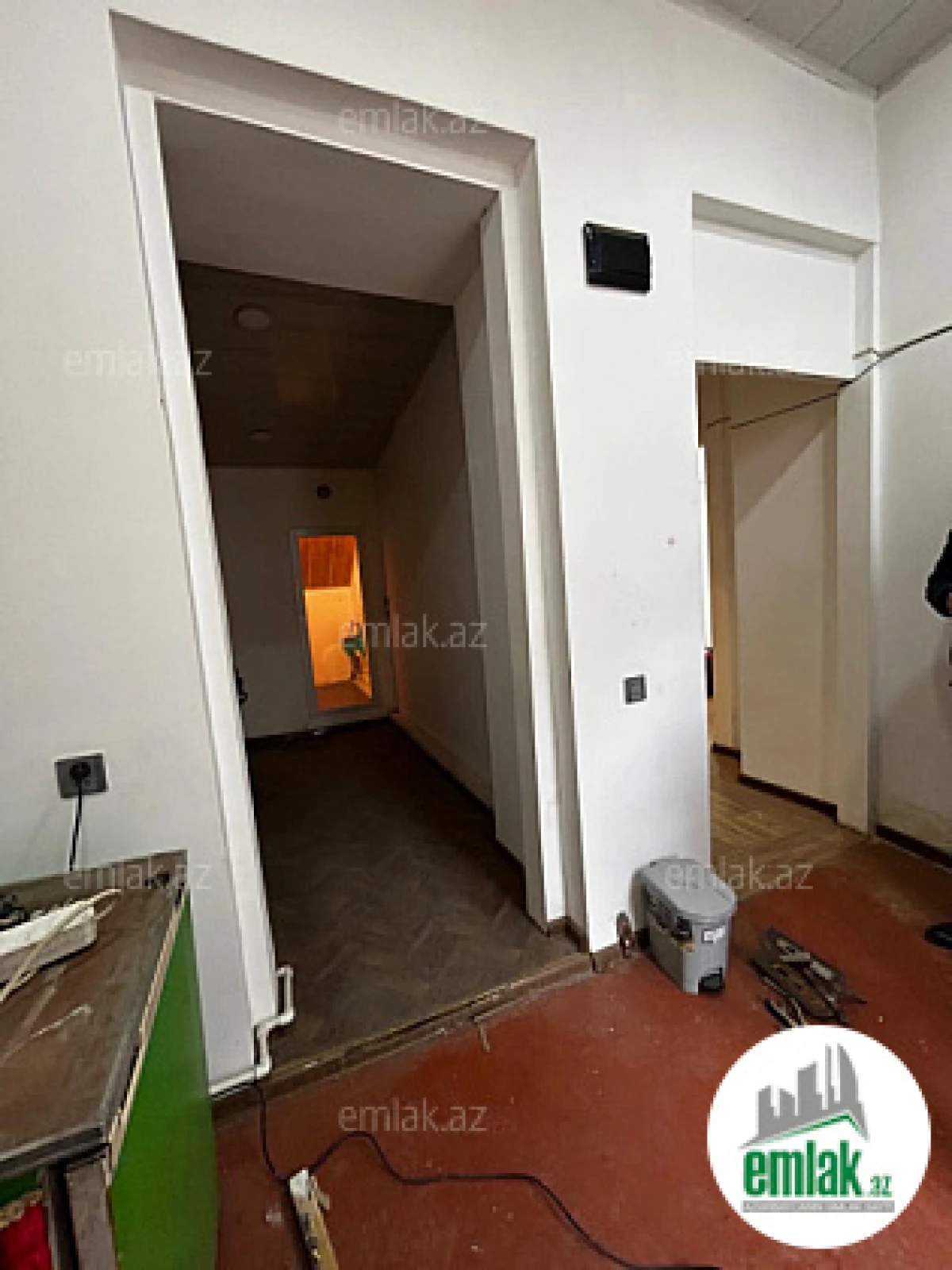 Satılır 4 otaqlı köhnə tikili 85 m²