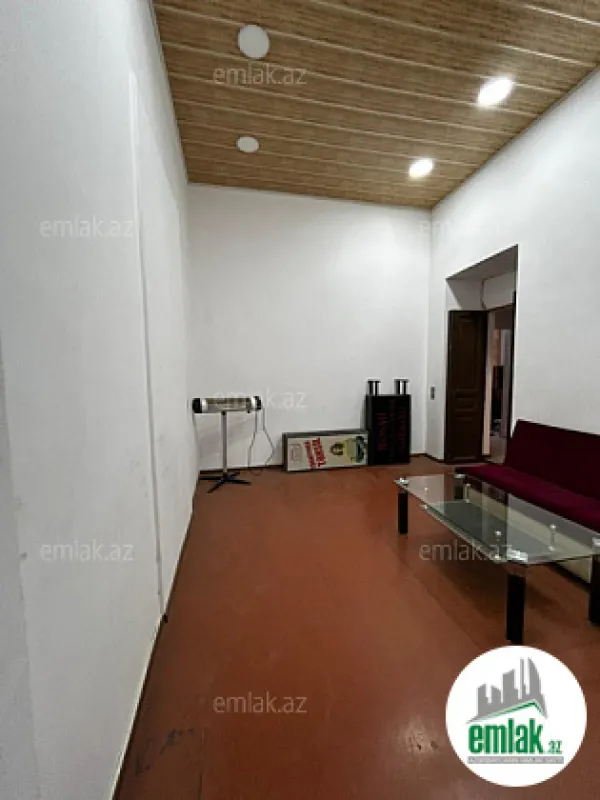 Satılır 4 otaqlı köhnə tikili 85 m²