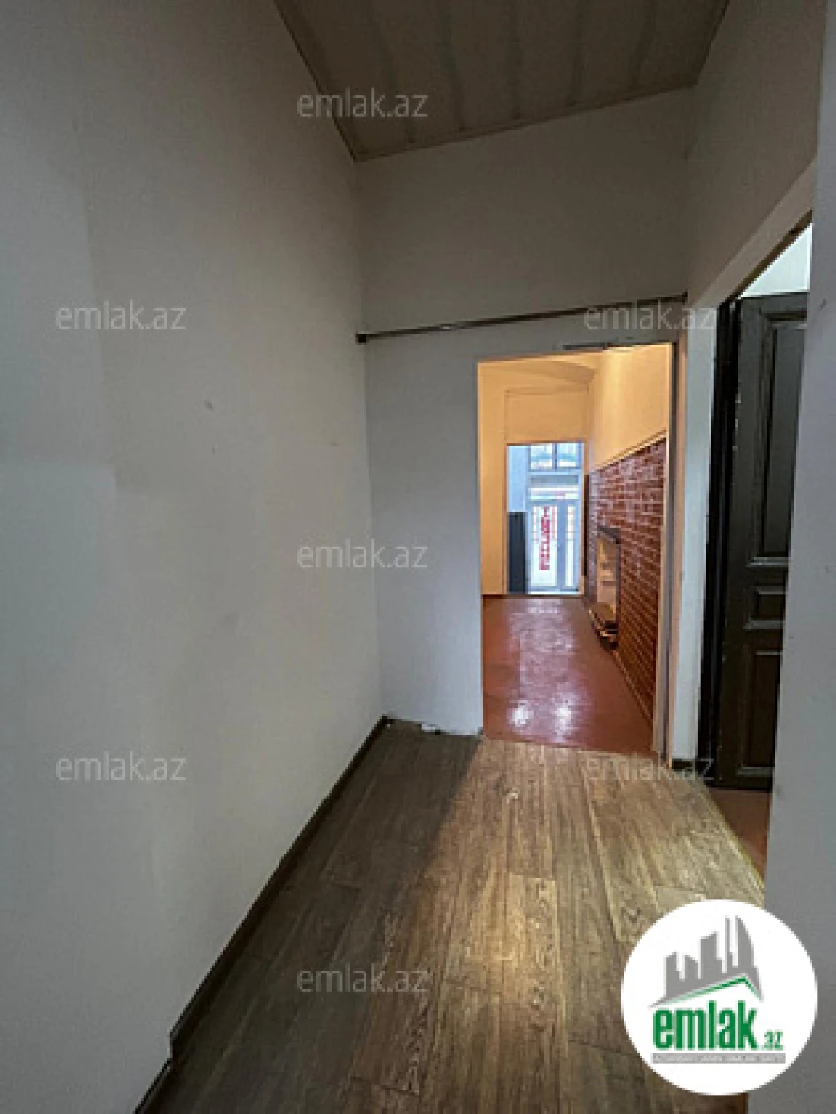 Satılır 4 otaqlı köhnə tikili 85 m²