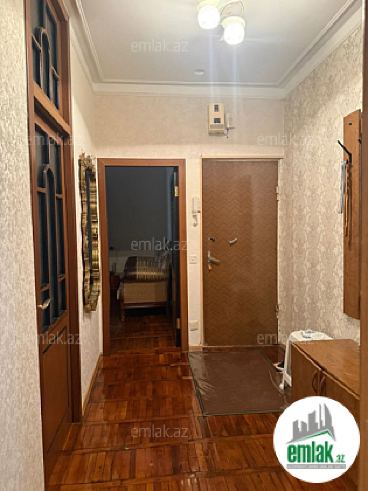 Satılır 4 otaqlı köhnə tikili 110 m²
