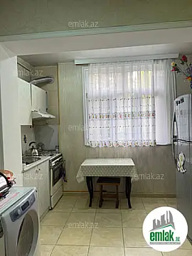 Satılır 4 otaqlı köhnə tikili 110 m²