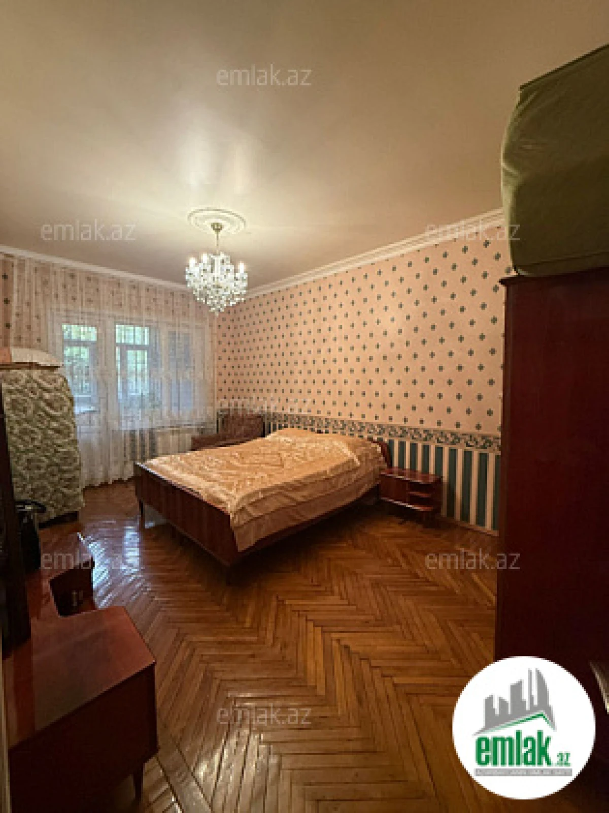 Satılır 4 otaqlı köhnə tikili 110 m²