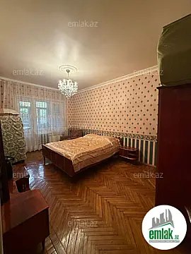 Satılır 4 otaqlı köhnə tikili 110 m²