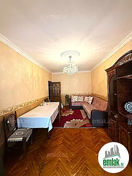 Satılır 4 otaqlı köhnə tikili 110 m²