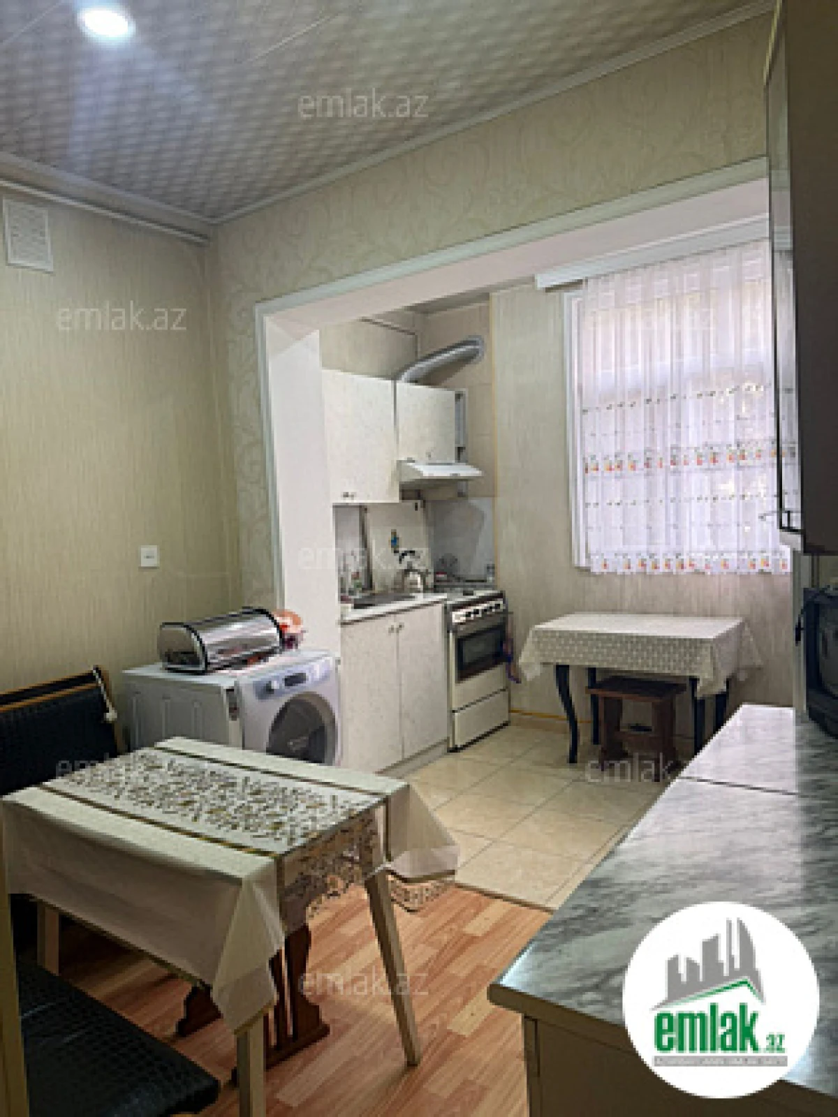 Satılır 4 otaqlı köhnə tikili 110 m²