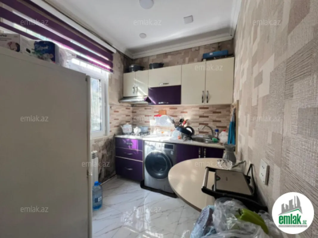 Satılır 2 otaqlı köhnə tikili 65 m²