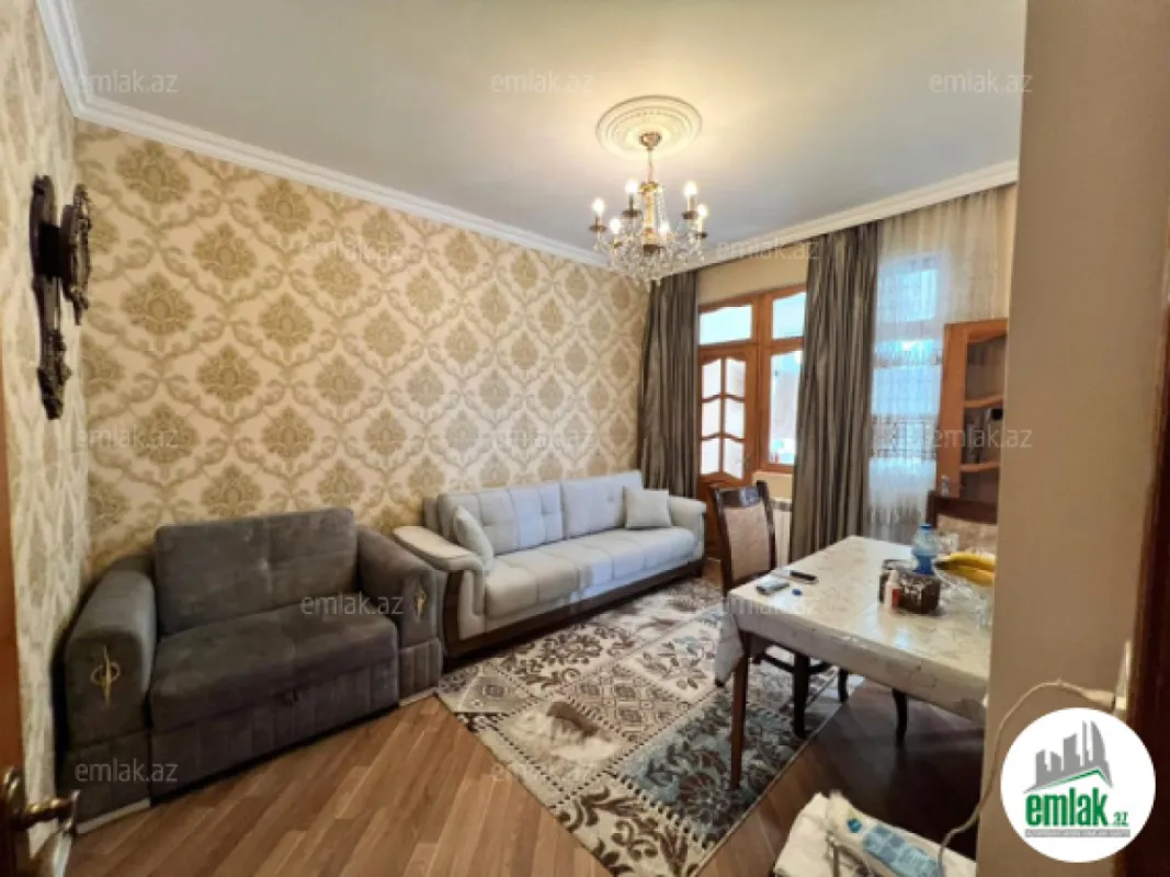 Satılır 2 otaqlı köhnə tikili 65 m²