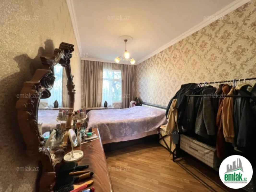 Satılır 2 otaqlı köhnə tikili 65 m²