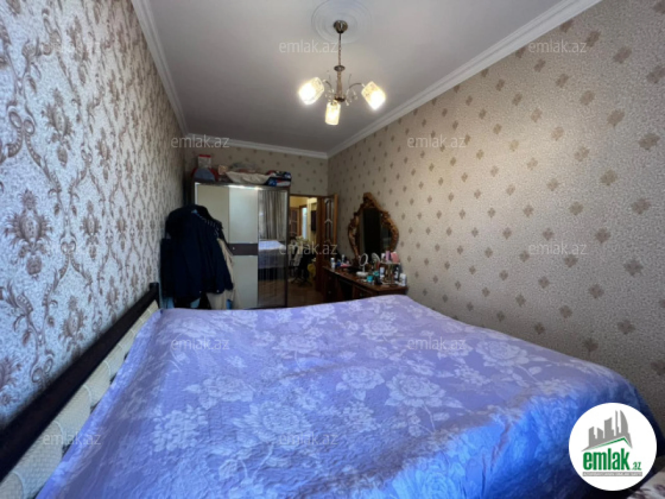 Satılır 2 otaqlı köhnə tikili 65 m²