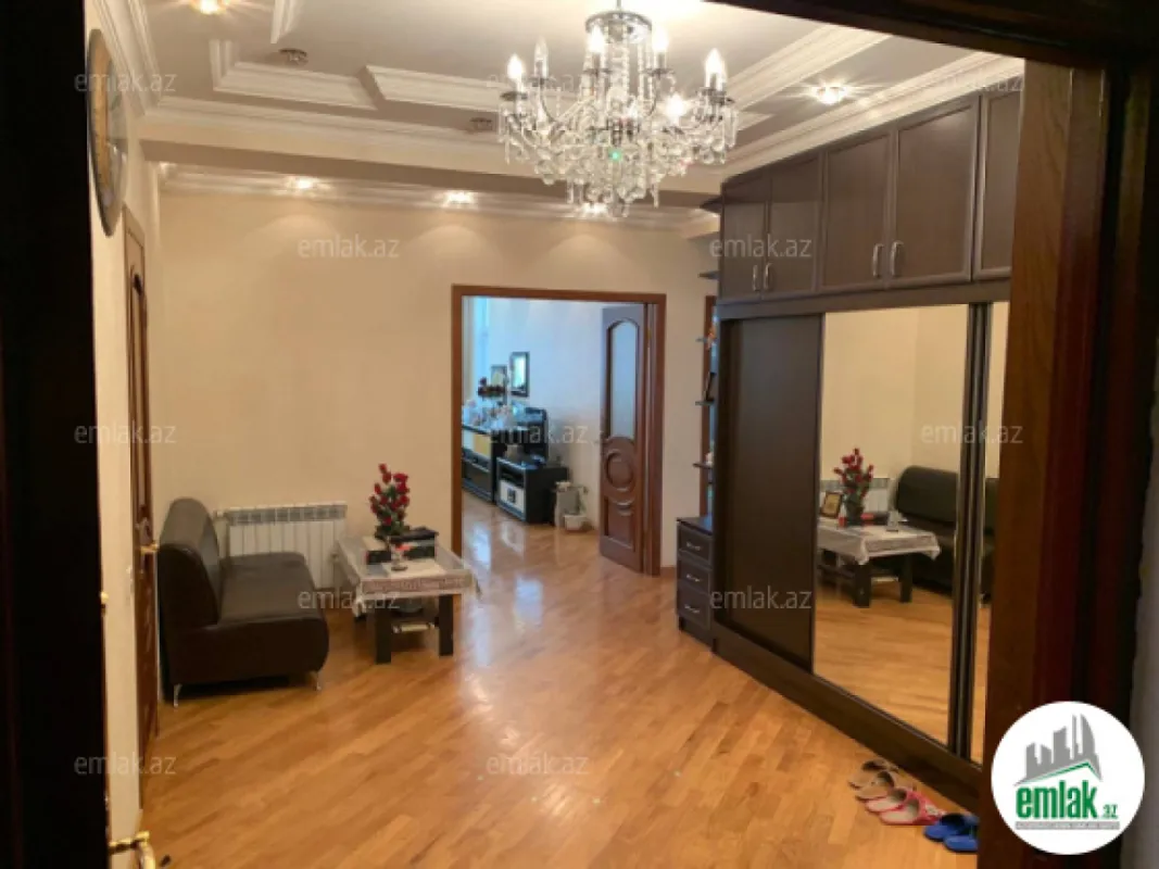 Satılır 3 otaqlı yeni tikili 120 m²