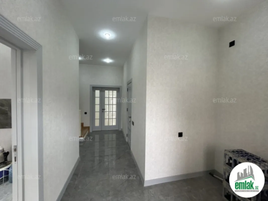 Satılır 5 otaqlı həyət evi 190 m²