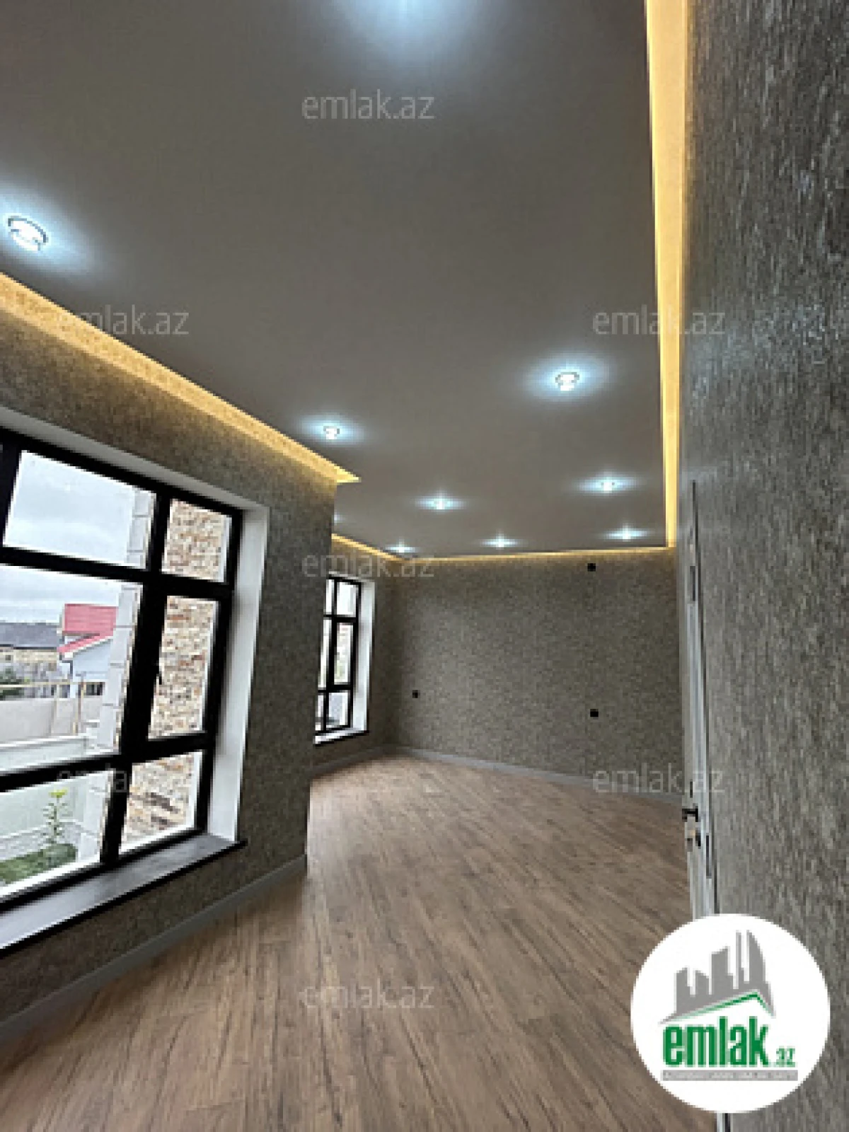 Satılır 5 otaqlı həyət evi 190 m²