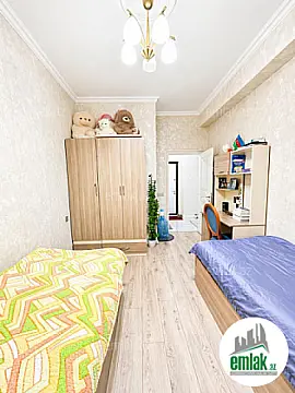 Satılır 3 otaqlı yeni tikili 75 m²
