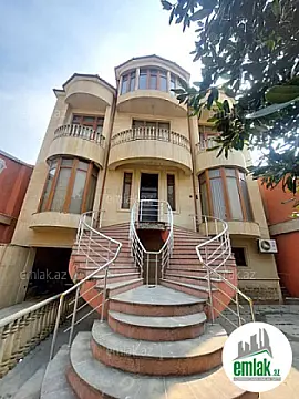 Satılır 5 otaqlı həyət evi 300 m² — Bakı 5 otaq 300.00 m²