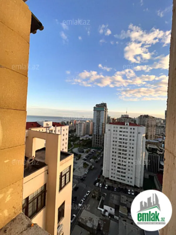 Satılır 3 otaqlı yeni tikili 210 m²