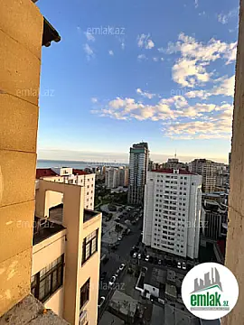 Satılır 3 otaqlı yeni tikili 210 m²