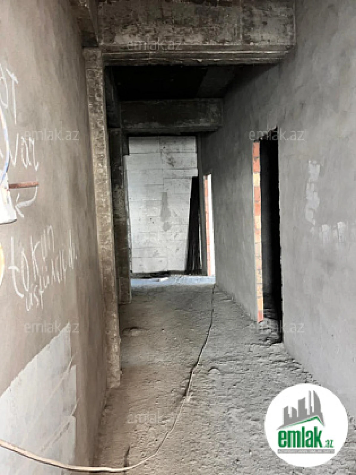 Satılır 3 otaqlı yeni tikili 210 m²