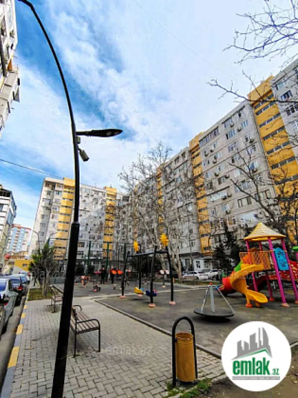 Satılır 2 otaqlı köhnə tikili 73 m²