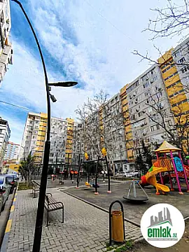 Satılır 2 otaqlı köhnə tikili 73 m² — Bakı 2 otaq 73.00 m²