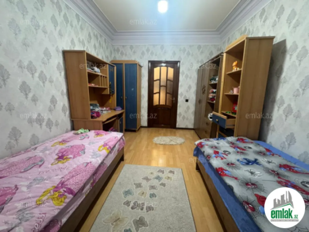 Satılır 4 otaqlı köhnə tikili 105 m²