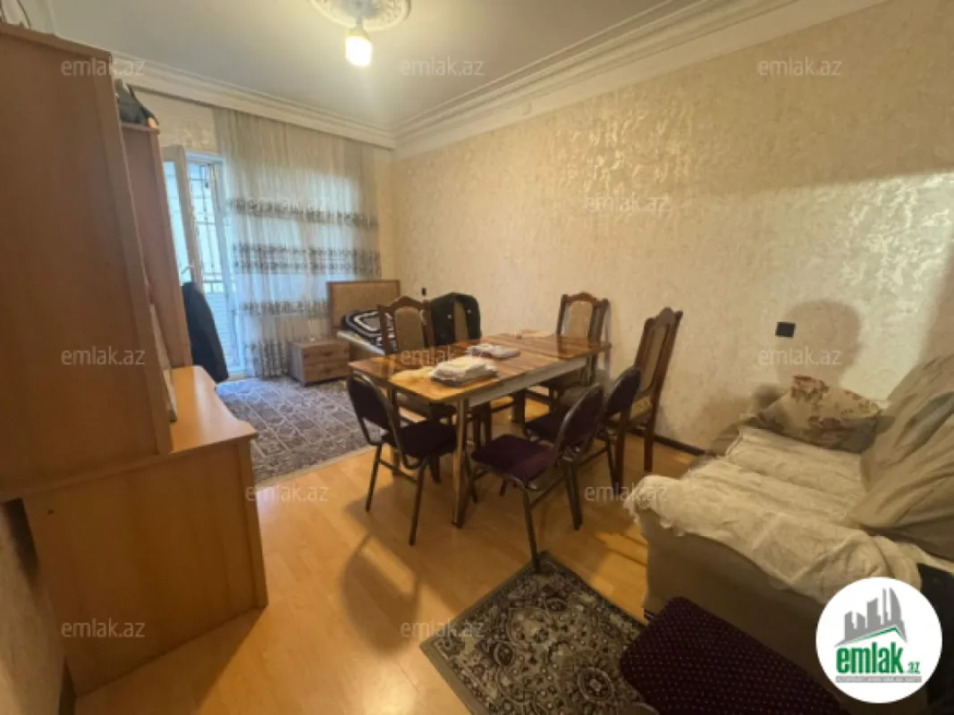 Satılır 4 otaqlı köhnə tikili 105 m²