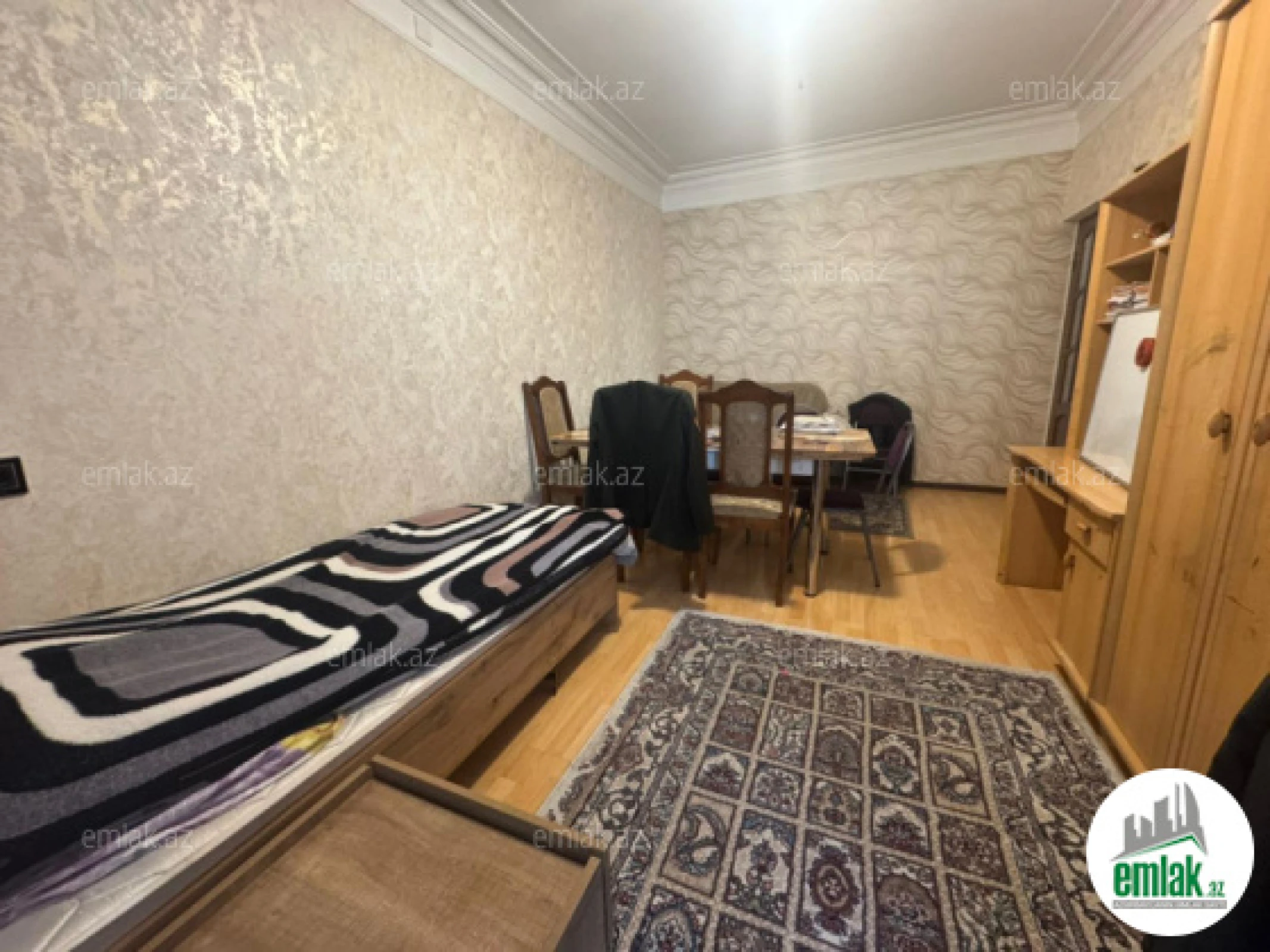 Satılır 4 otaqlı köhnə tikili 105 m²