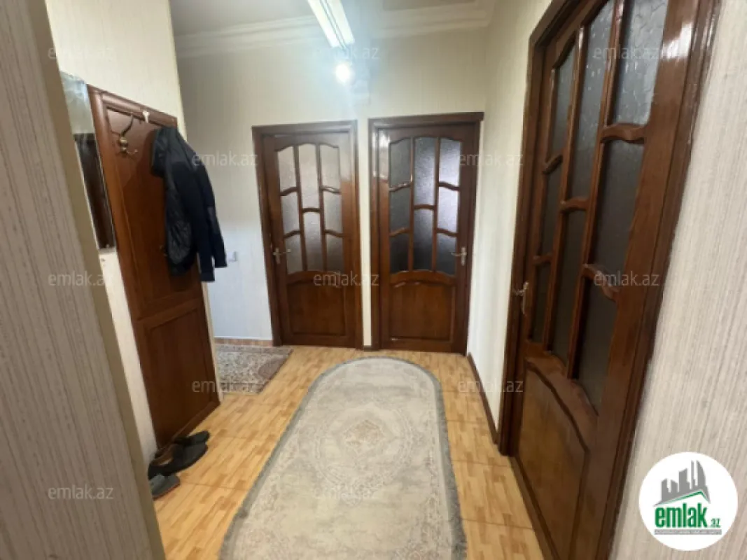 Satılır 4 otaqlı köhnə tikili 105 m²