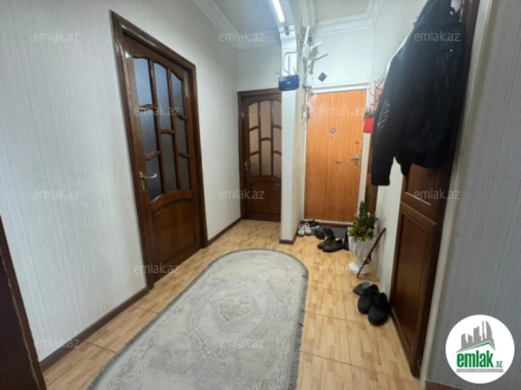 Satılır 4 otaqlı köhnə tikili 105 m²