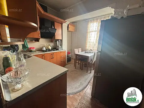 Satılır 4 otaqlı köhnə tikili 105 m²