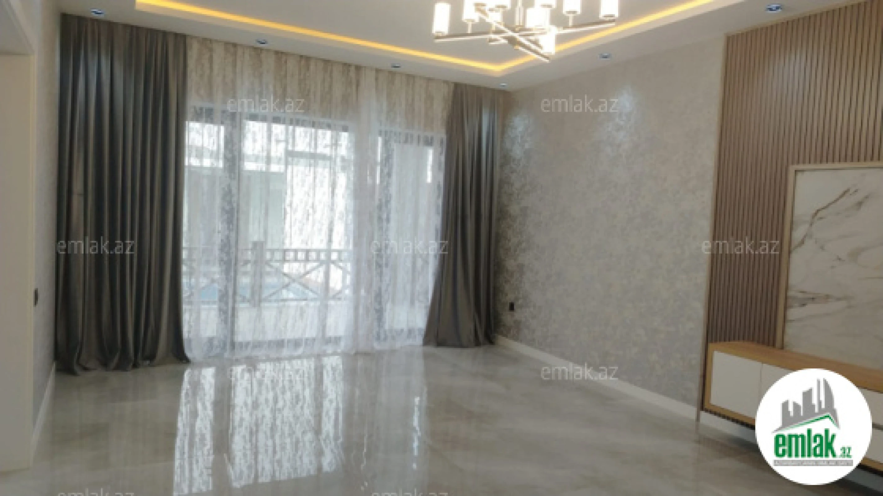 Satılır 4 otaqlı mənzil 160 m²