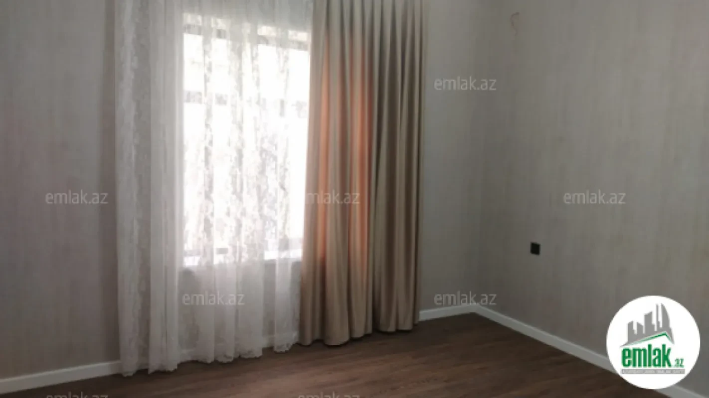 Satılır 4 otaqlı mənzil 160 m²