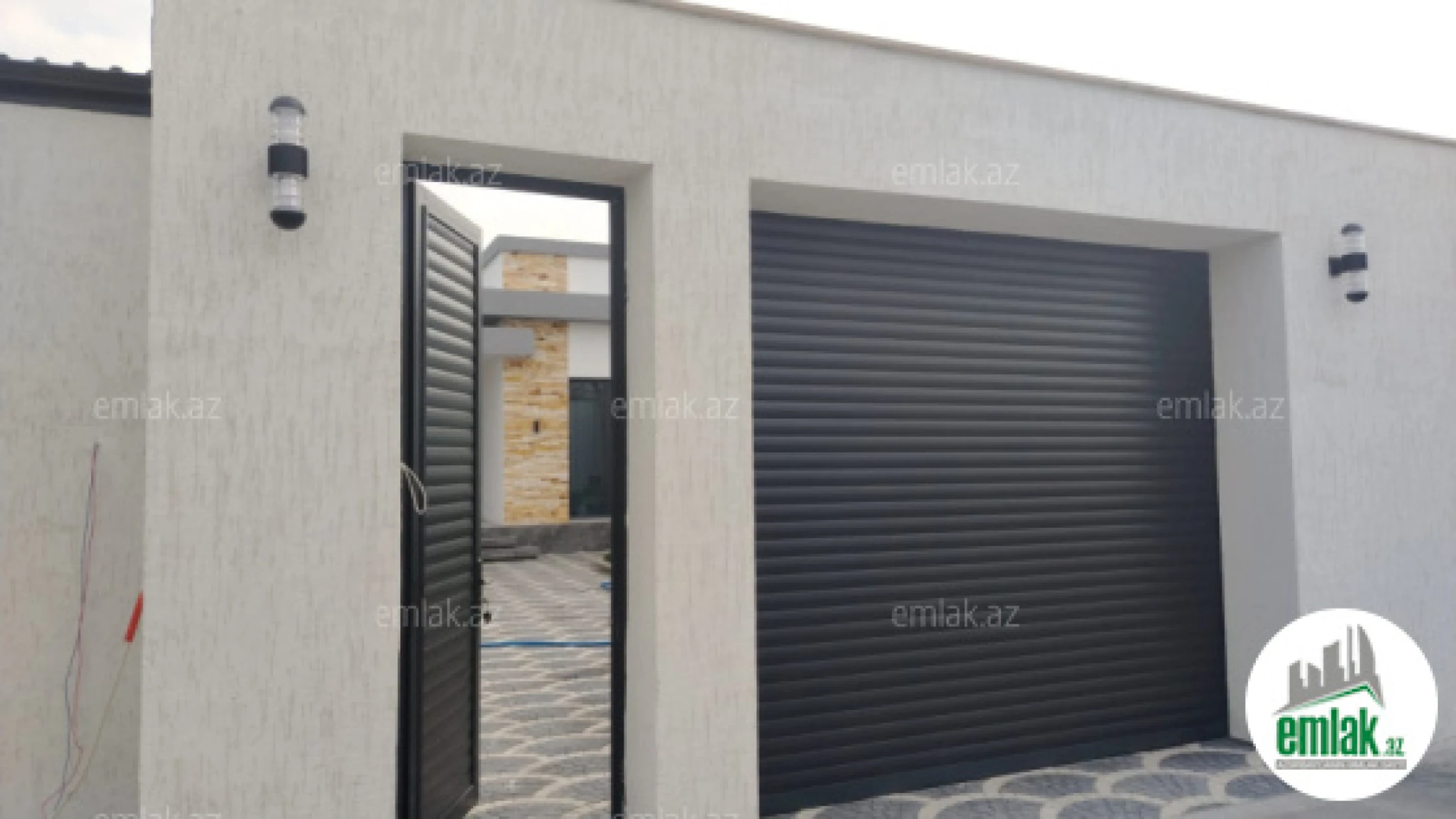Satılır 4 otaqlı mənzil 160 m²